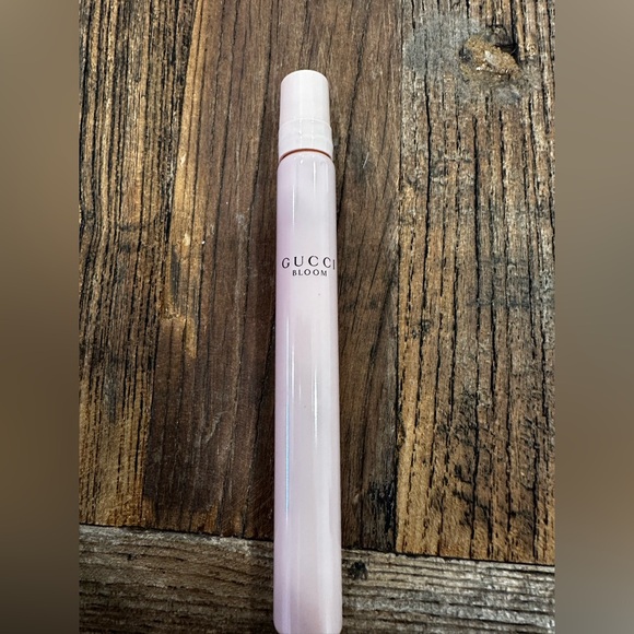 Gucci Other - Gucci Bloom Roller - Soft Pink